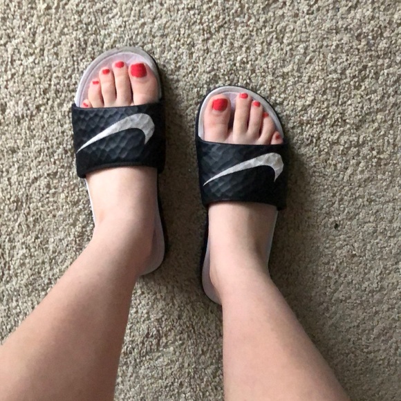 Nike Slides - Picture 3 of 3